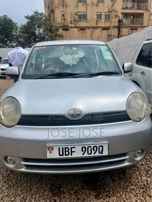 Toyota Sienta 2009 Silver