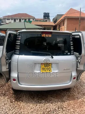 Toyota Sienta 2009 Silver
