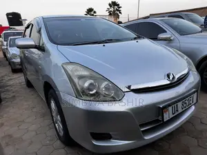 Toyota Wish 2005 Silver