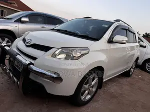 Toyota IST 2008 White
