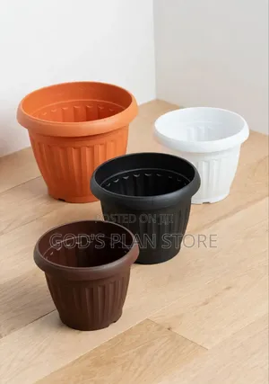 Soucer-Bottom Plastic Flower Pots Plastic Flower Pots