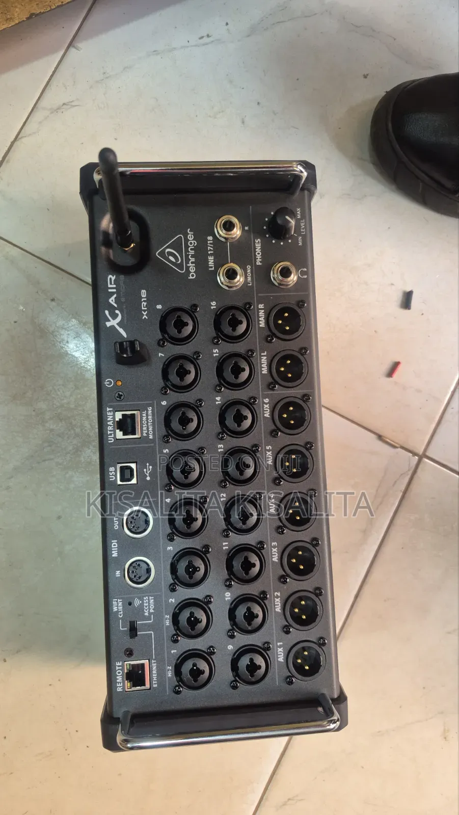 Behringer Xair 18