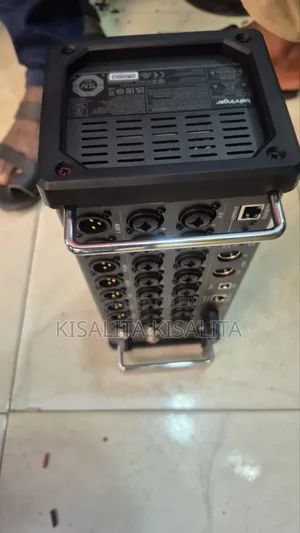 Behringer Xair 18