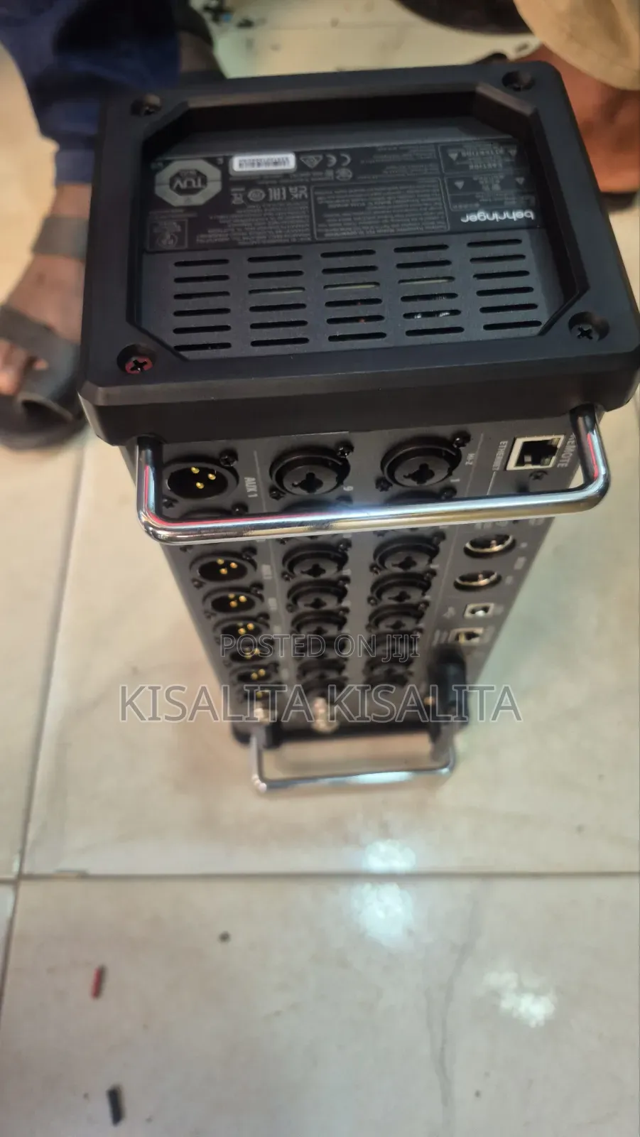 Behringer Xair 18