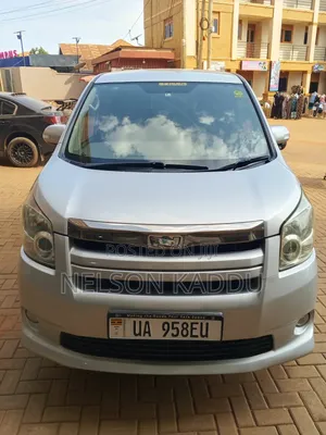 Toyota Noah 2008 Silver