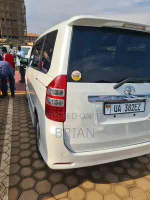 Toyota Noah 2012 White