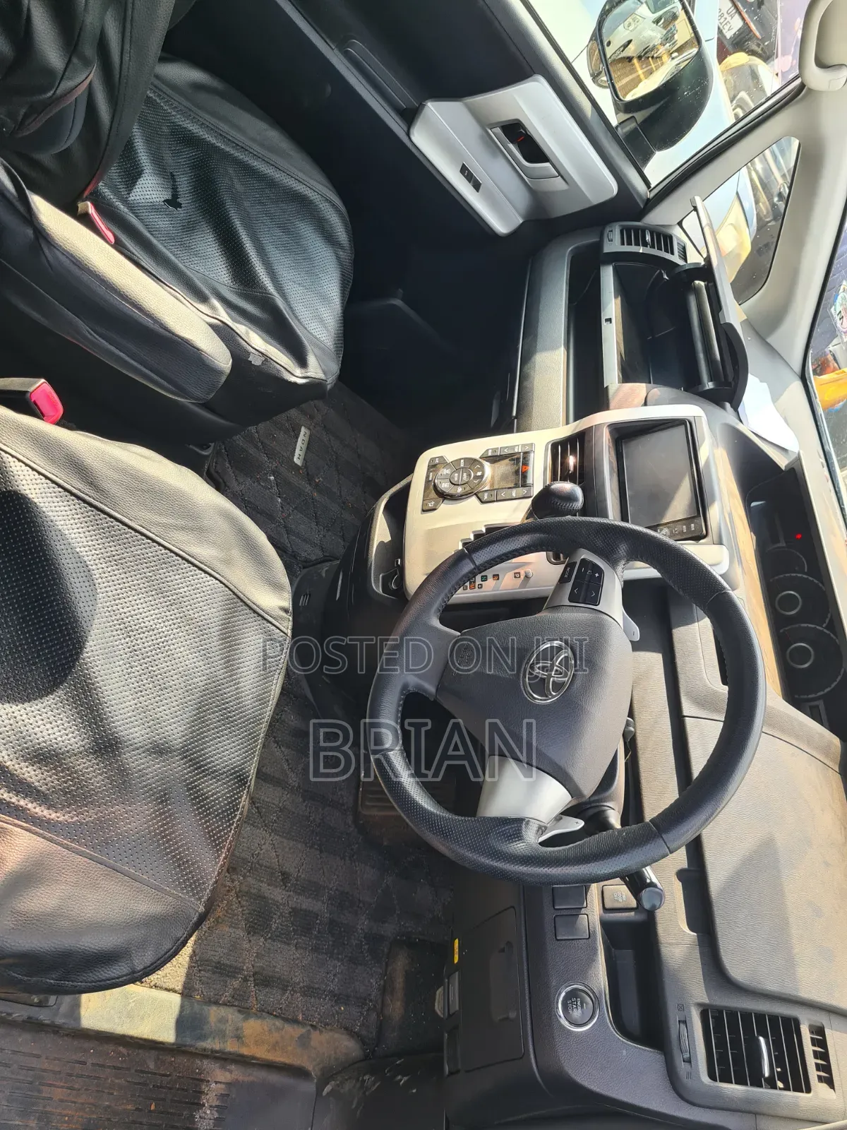 Toyota Noah 2012 White