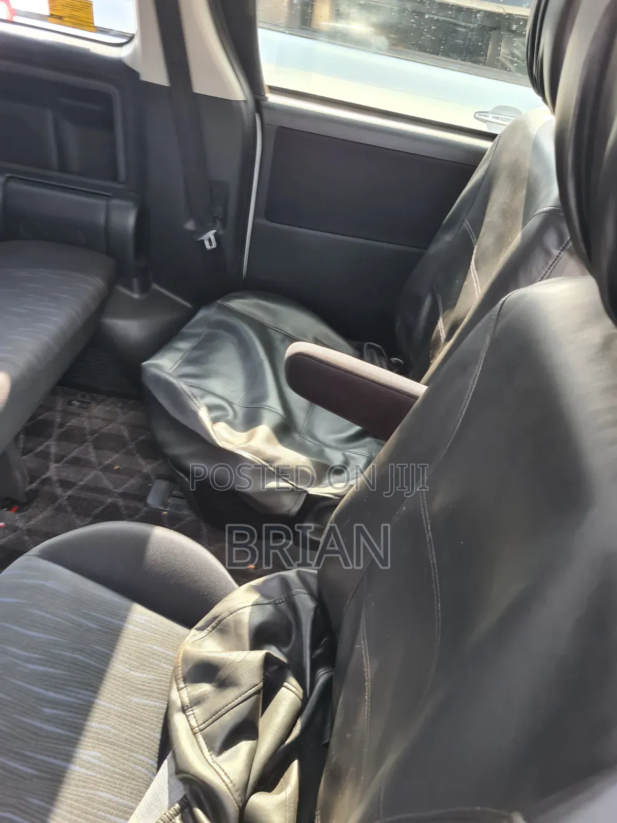 Toyota Noah 2012 White