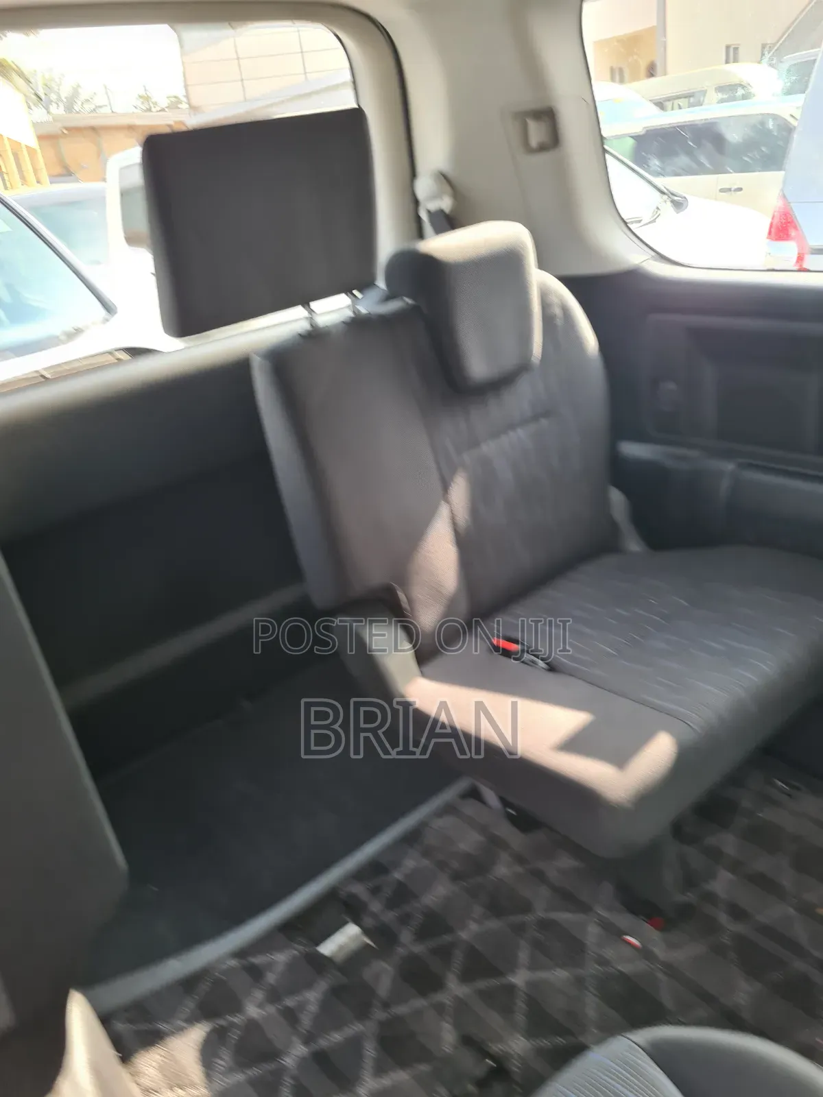 Toyota Noah 2012 White