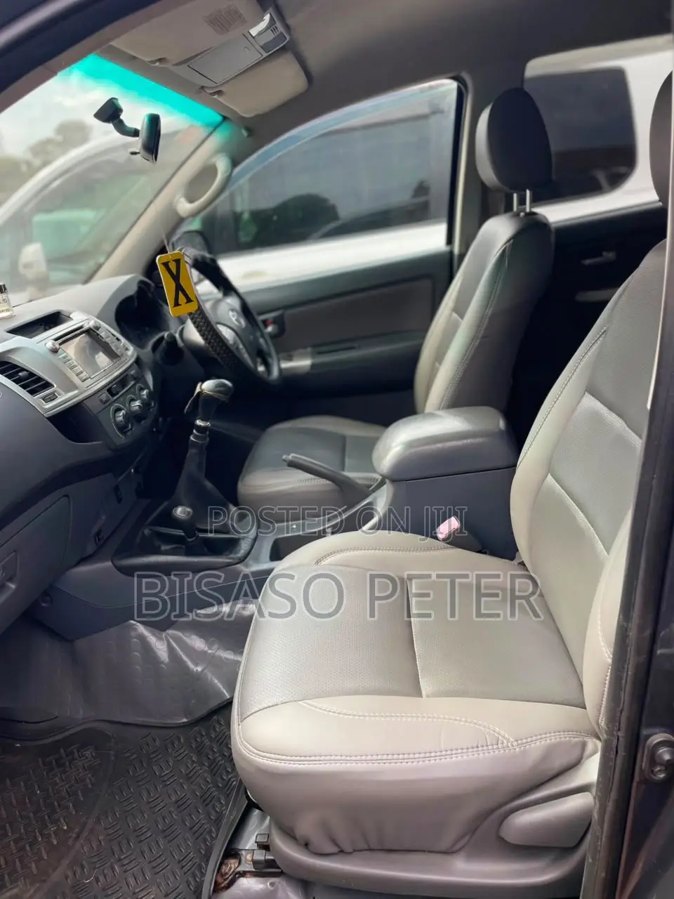 Toyota Hilux 2012 Gray