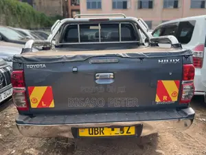 Toyota Hilux 2012 Gray