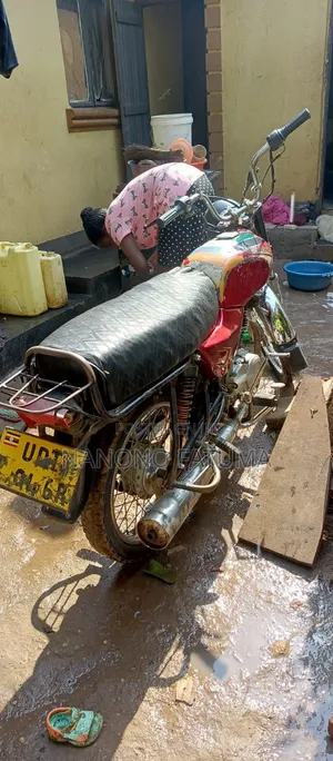 Bajaj Boxer 2018 Red