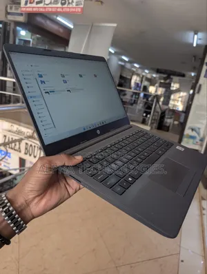 Laptop HP 240 G8 4GB Intel Core i3 SSD 256GB