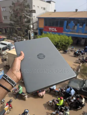 Laptop HP 240 G8 4GB Intel Core i3 SSD 256GB