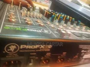 Mackie Profx8v2