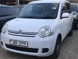 Toyota Sienta 2008 White