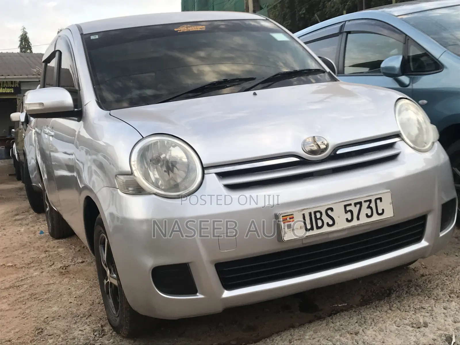 Toyota Sienta 2008 Silver