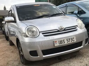 Toyota Sienta 2008 Silver