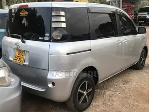 Toyota Sienta 2008 Silver