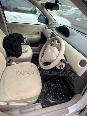 Toyota Sienta 2010 White