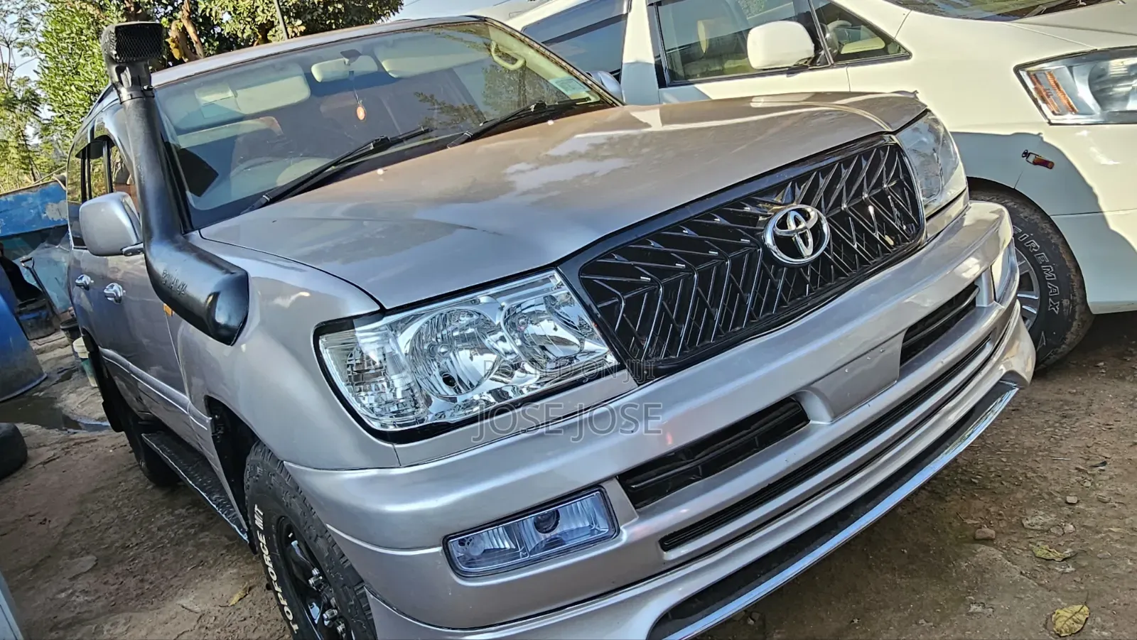 Toyota Land Cruiser 2004 Silver