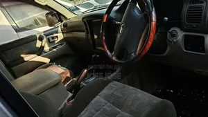 Toyota Land Cruiser 2004 Silver