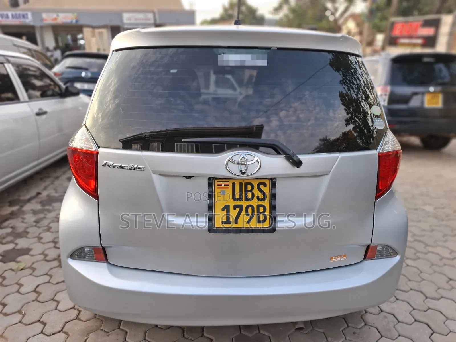 Toyota Ractis 2012 Silver