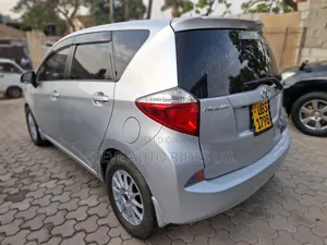 Toyota Ractis 2012 Silver
