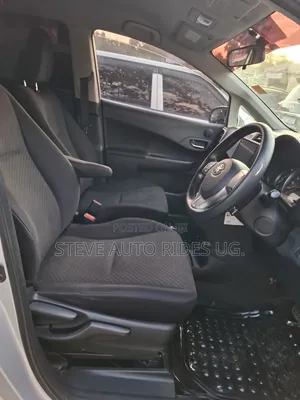 Toyota Ractis 2012 Silver