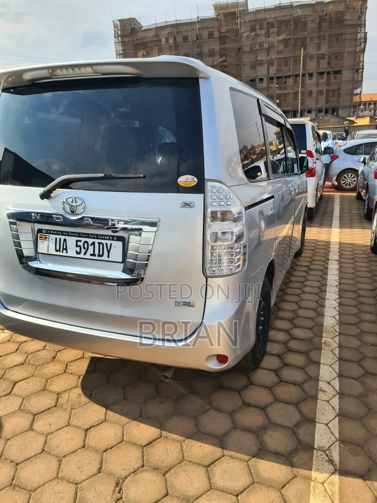 Toyota Noah 2011 Silver