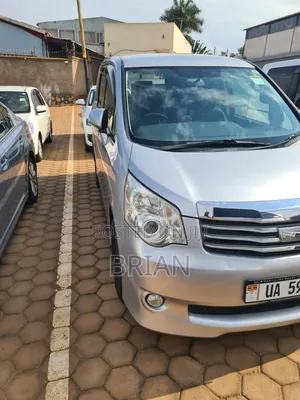 Toyota Noah 2011 Silver