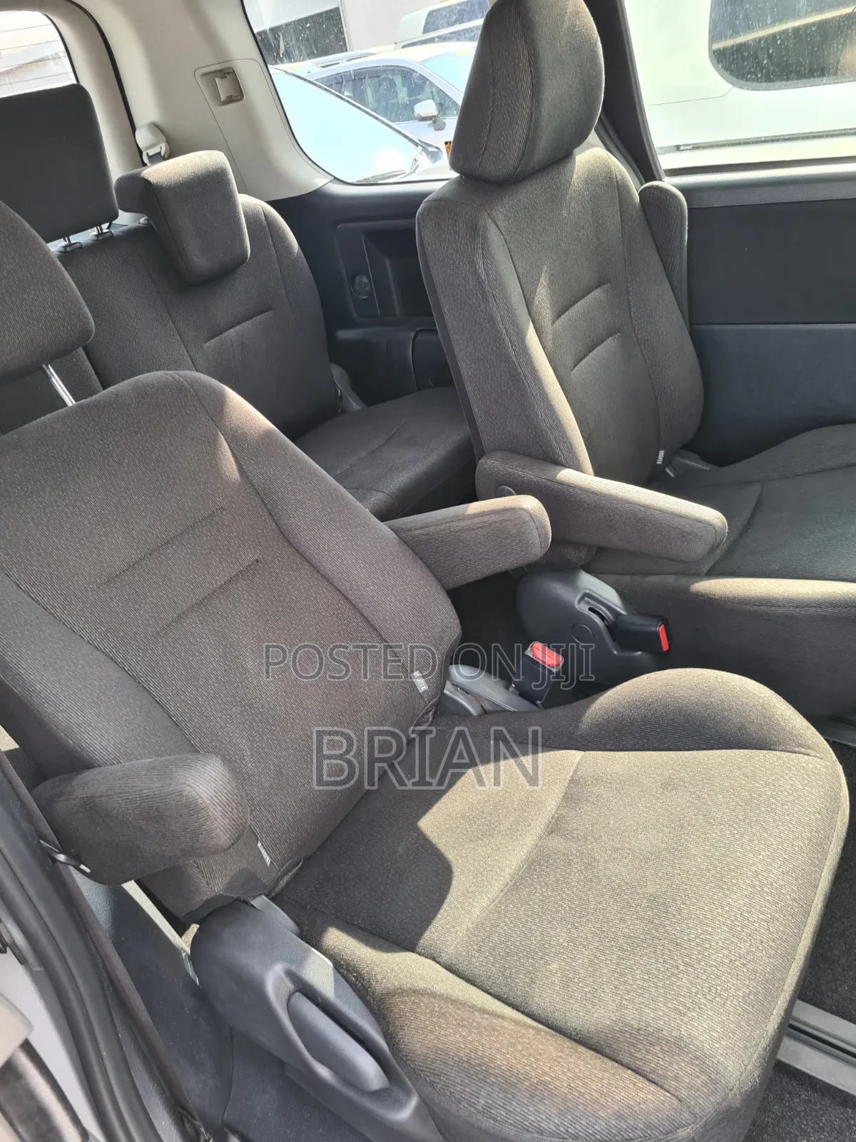 Toyota Noah 2011 Silver