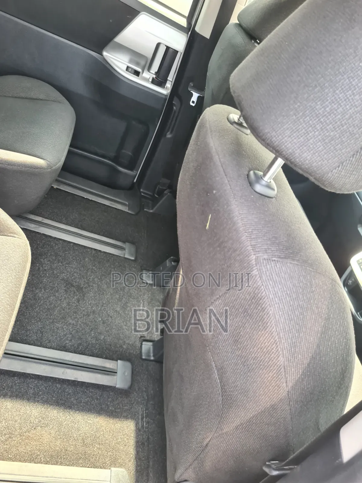 Toyota Noah 2011 Silver