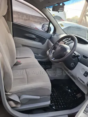 Toyota Passo Sette 2009 Maroon