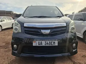 Toyota Noah 2013 Black