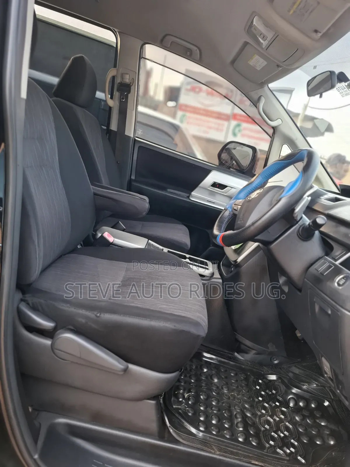 Toyota Noah 2013 Black