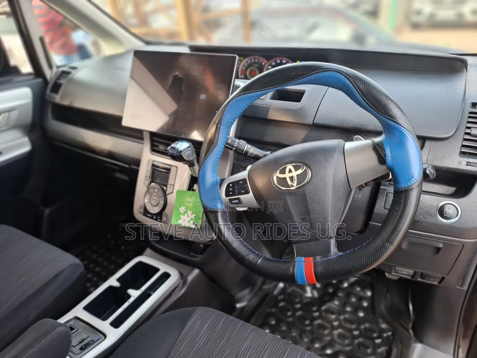 Toyota Noah 2013 Black