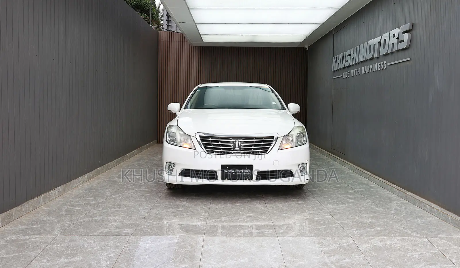 Toyota Crown 2012 White