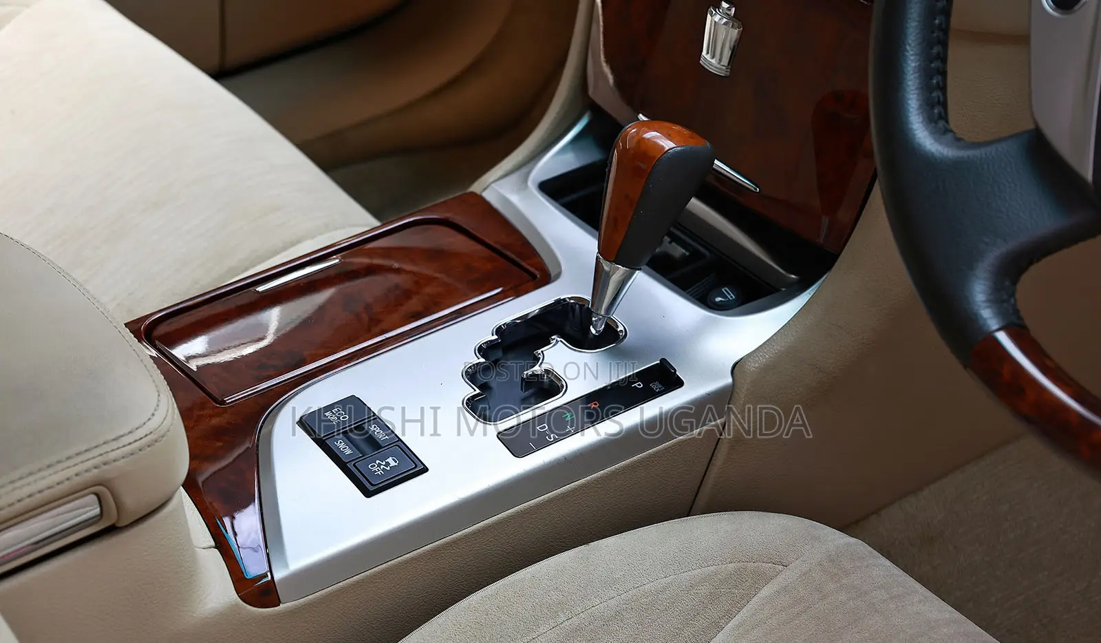 Toyota Crown 2012 White