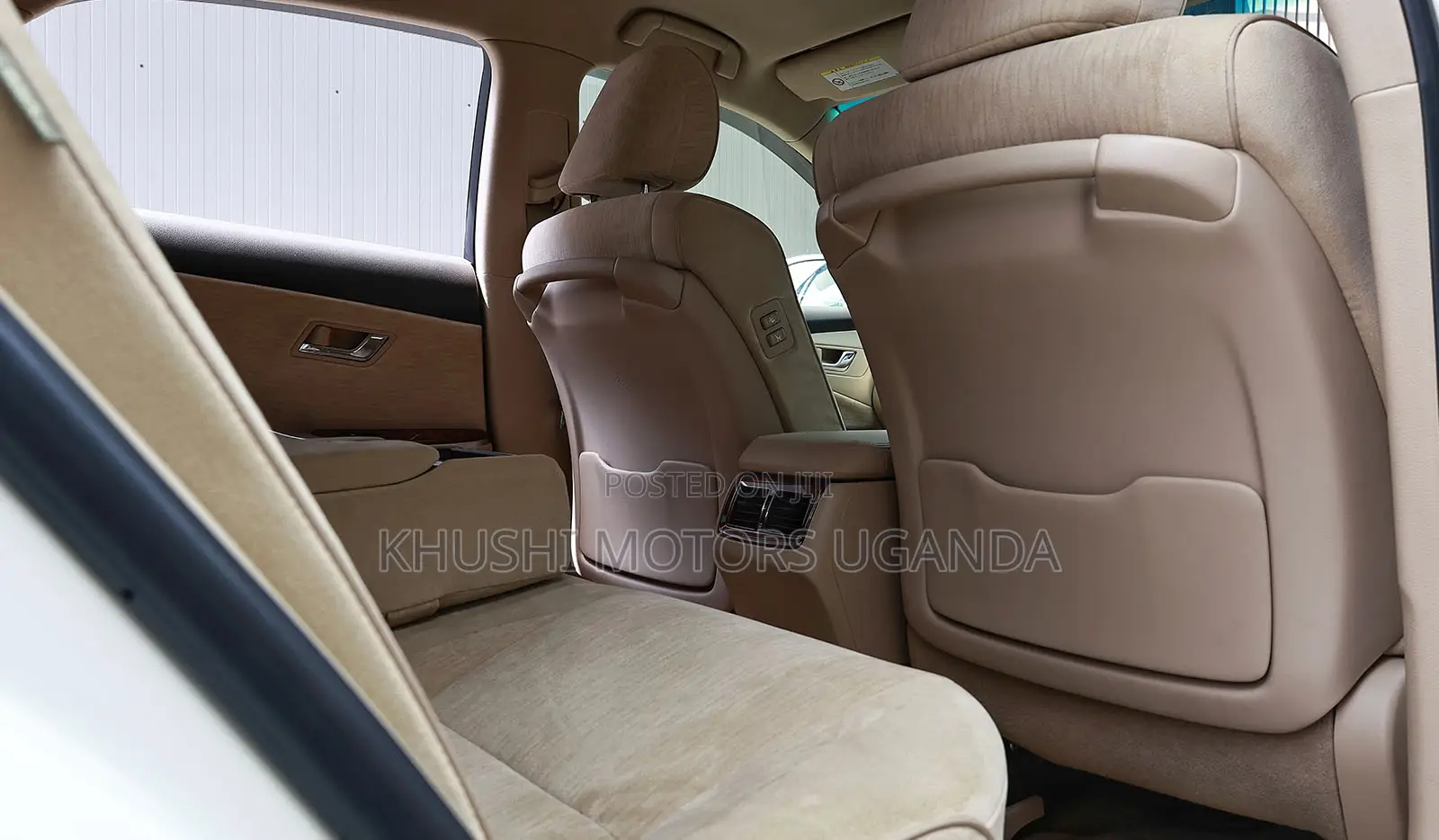 Toyota Crown 2012 White