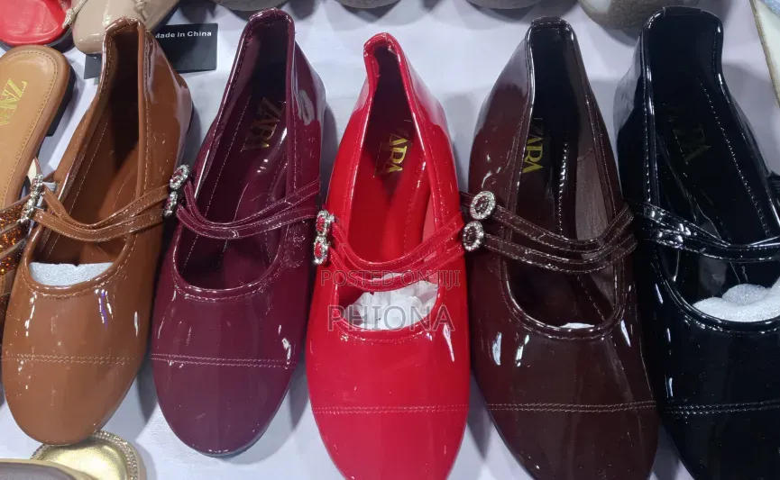 Zara Flat Shiny Pumps