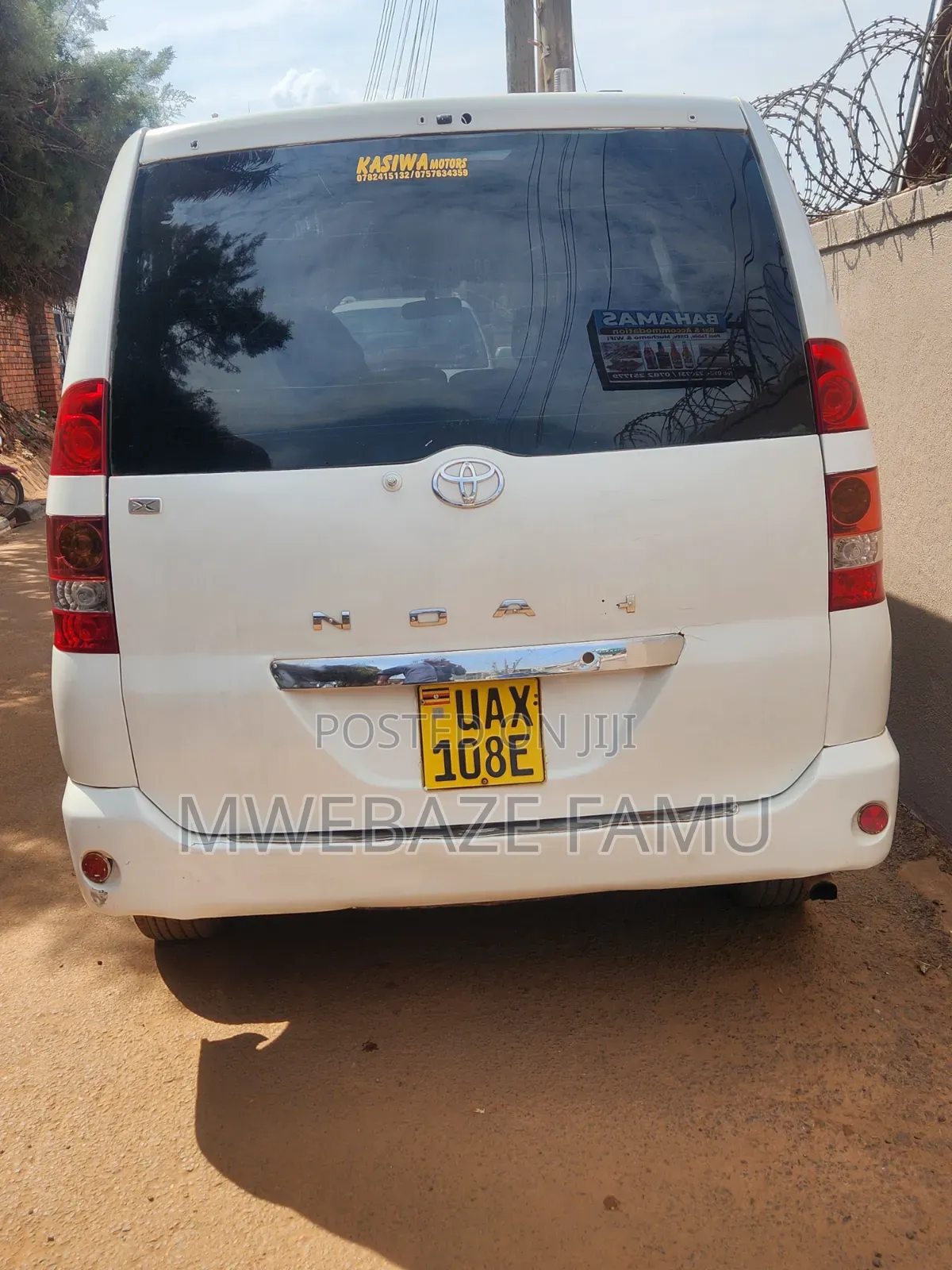 Toyota Noah 2004 White
