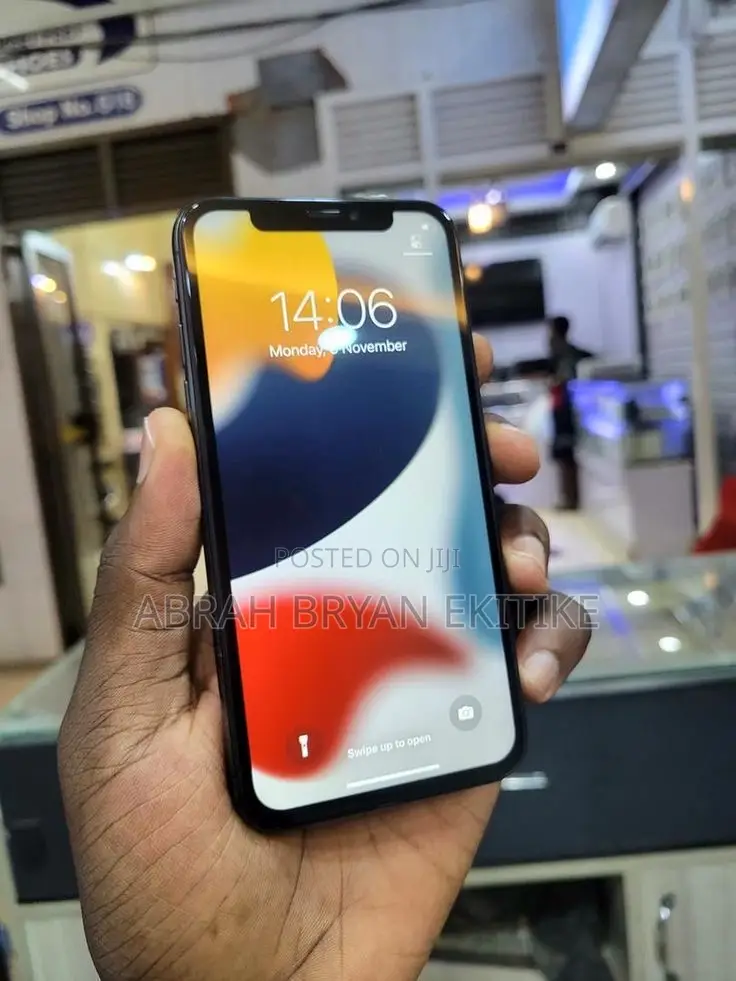 Apple iPhone X 64 GB Black