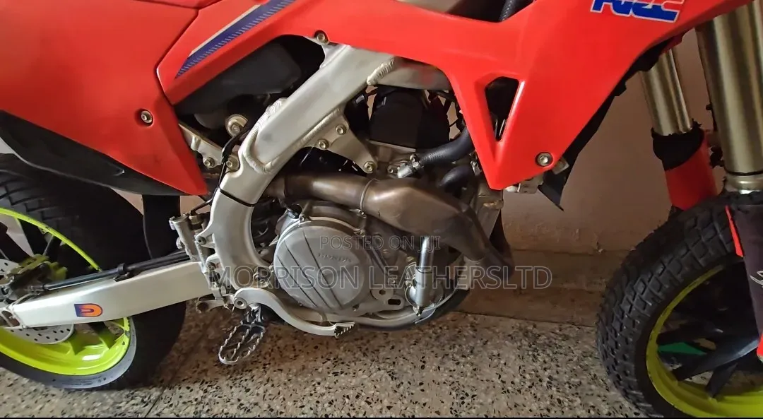 Honda 2022 Red