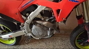 Honda 2022 Red