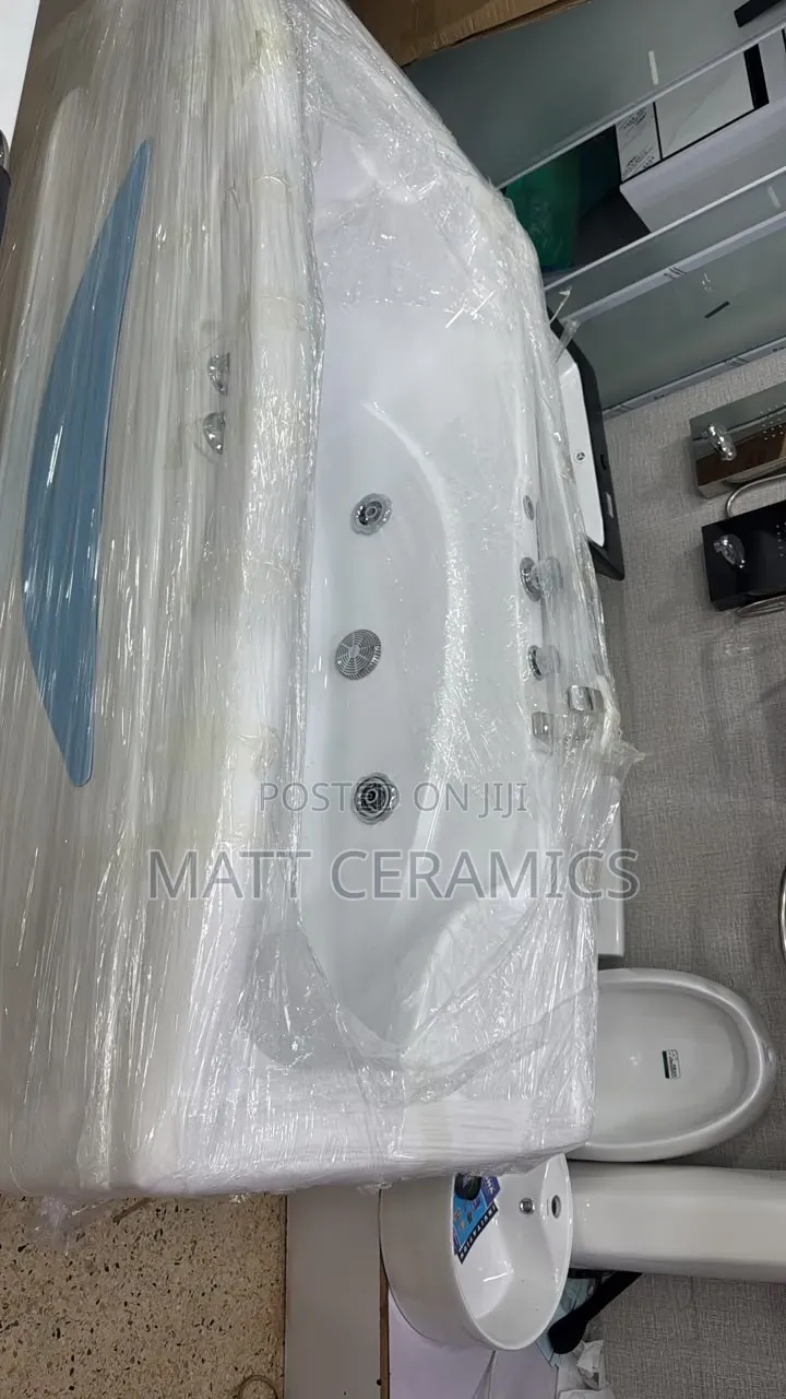 Jacuzzi Bathtub