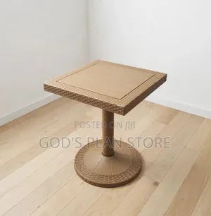 Heavy-Duty Base Plastic Table Plastic Table