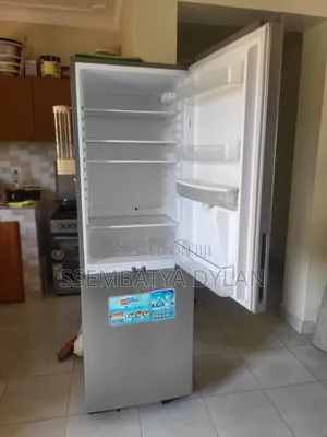 380 Litre Sayona Fridge