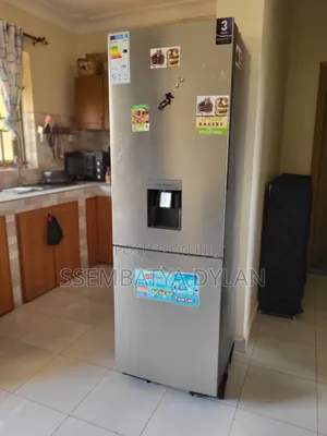 380 Litre Sayona Fridge