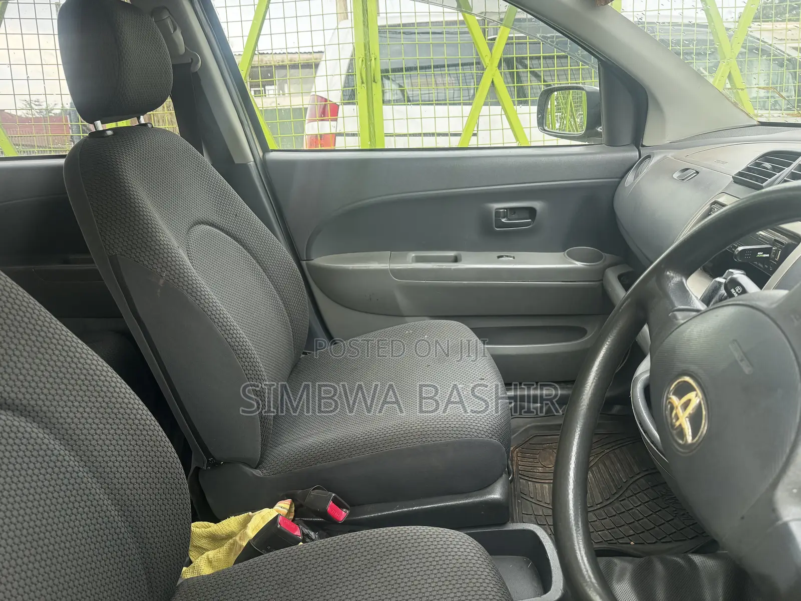 Toyota Passo 2006 Yellow